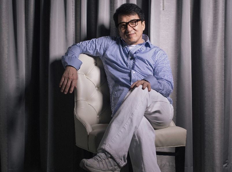 成龙遭指弃养同性恋女儿,英媒关注并指其为"可怕父亲"