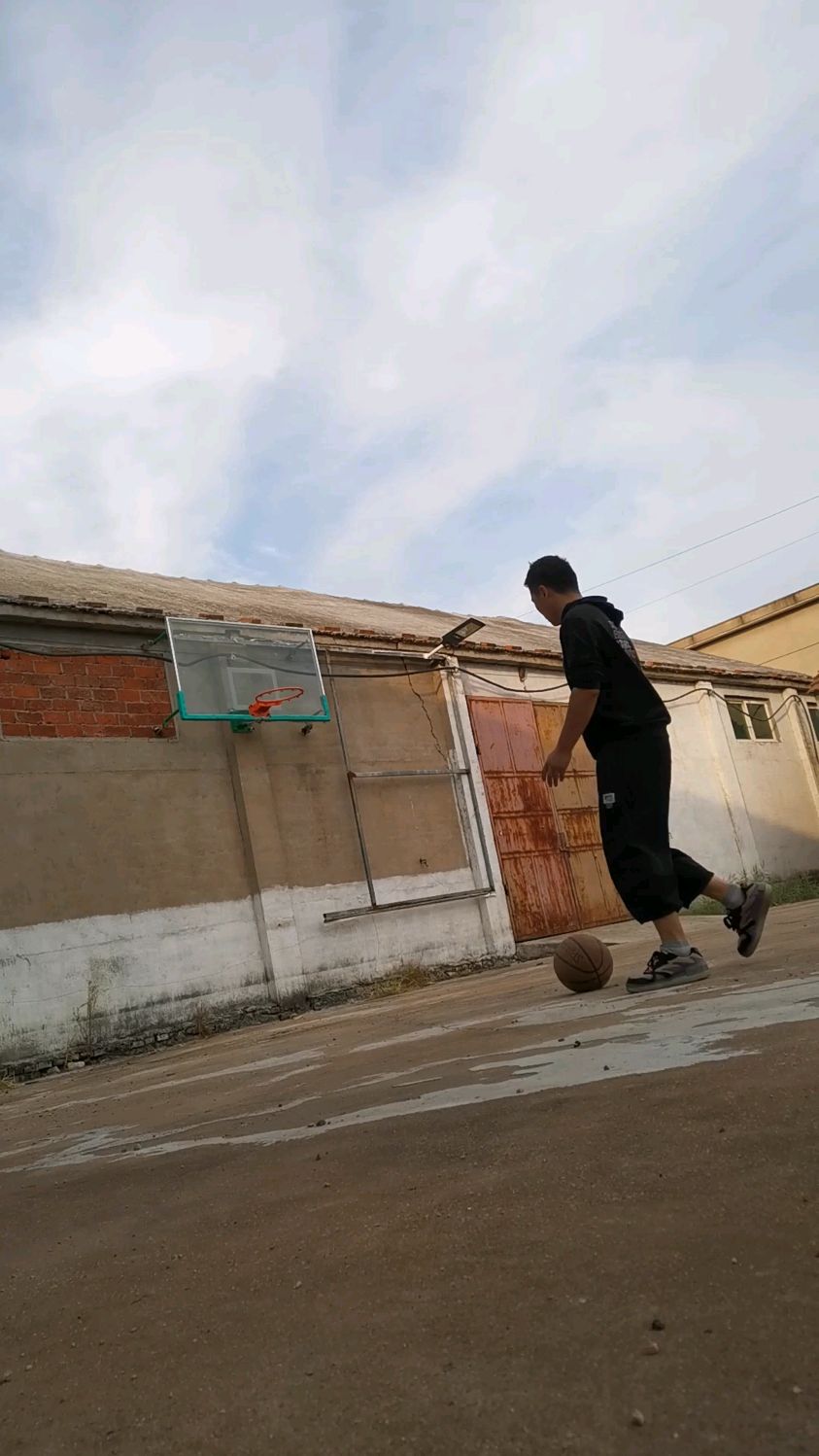 超级喜欢这种空心入网的感觉简简单单的喜欢篮球而已