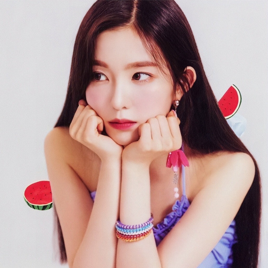 red velvet的irene裴珠泫:夏日甜心,像一朵白蔷薇,纯洁美丽