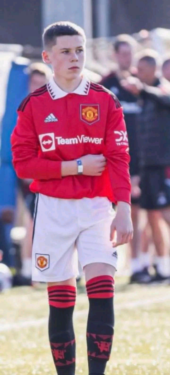 鲁尼的儿子也太猛了.在曼联u13少年队一年进了56球,还有28个助攻.