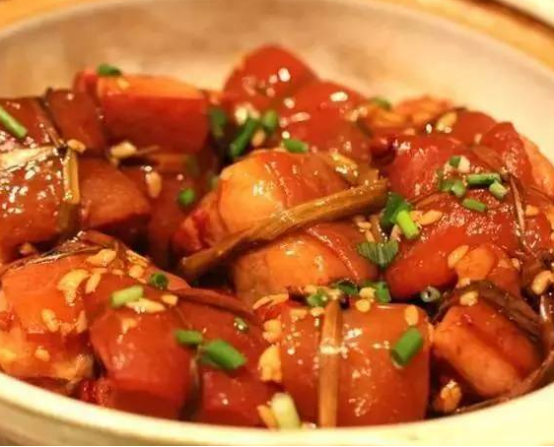 红茶烧肉,云南特色美食,晚上看了会饿