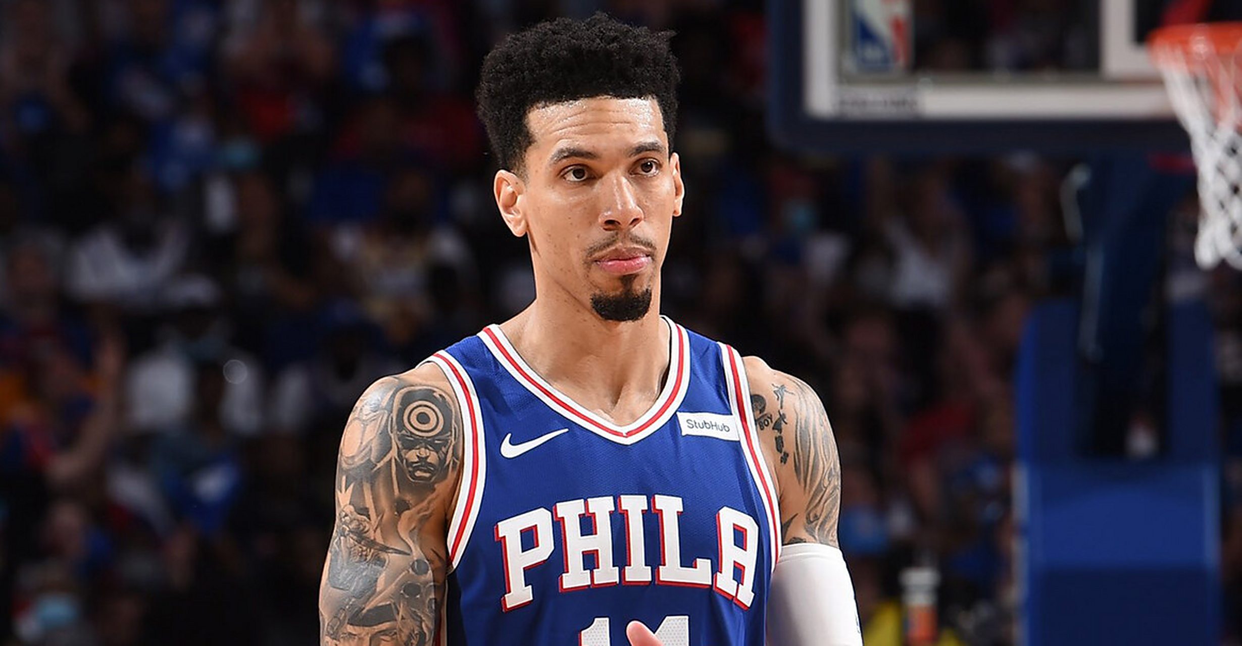 北京时间9月6日,根据espn记者woj报道,老将丹尼-格林与76人签下了一年