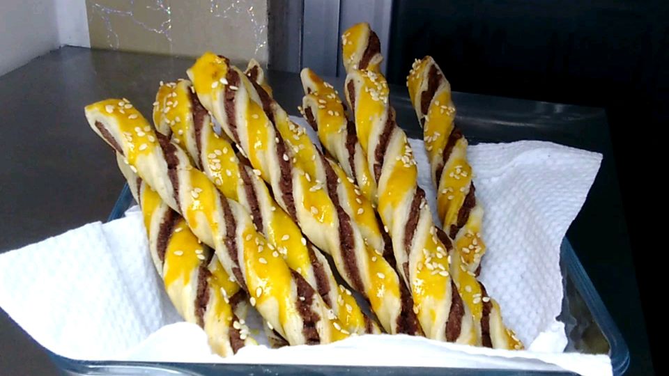 好吃又好玩的豆沙扭扭酥,看着都有食欲,孩子的零食自己做更放心