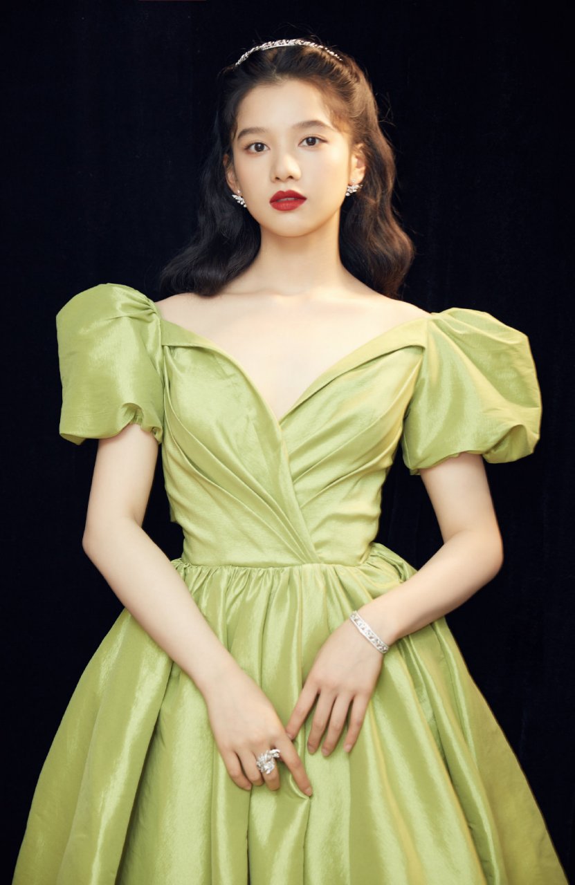 张婧仪高清壁纸头像(二十九)[爱你]