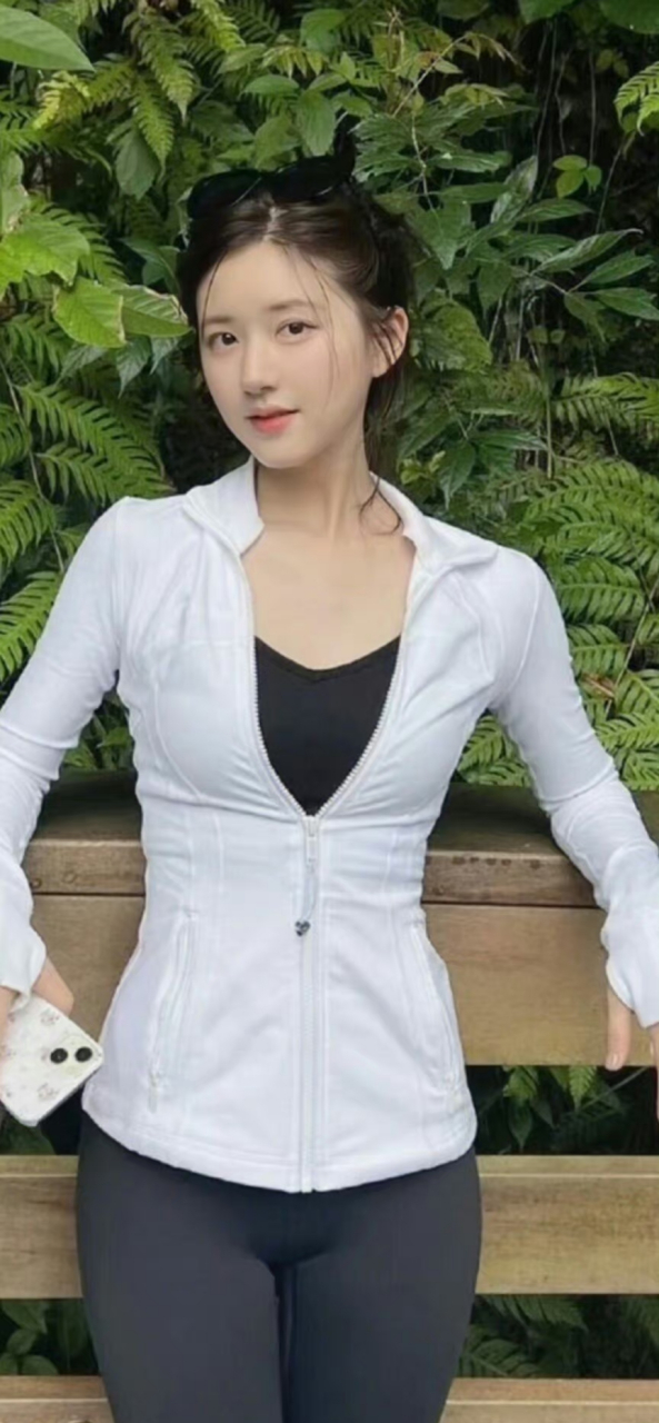 赵露思# 这有马甲线吗