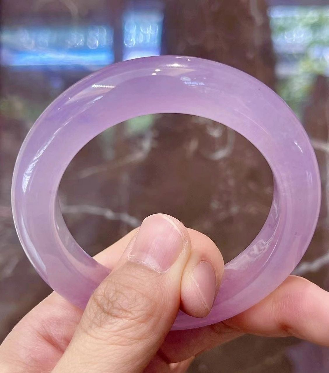 高冰种紫罗兰翡翠手镯,色泽温润,质感细腻,冰透喜人#翡翠手镯#翡翠