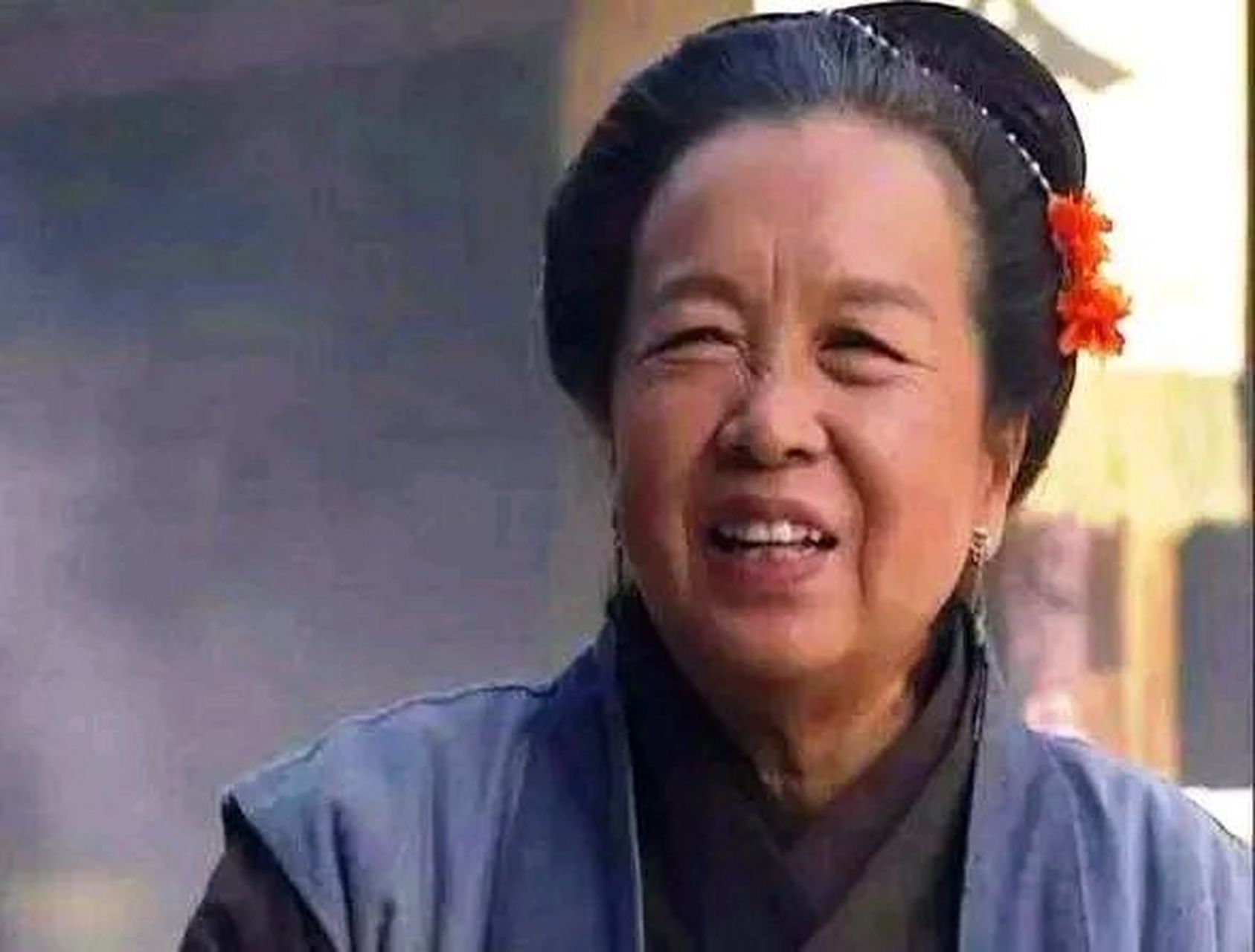 演员李明启扮演过水浒传里的王婆,把这个角色演活了,简直让人恨得牙