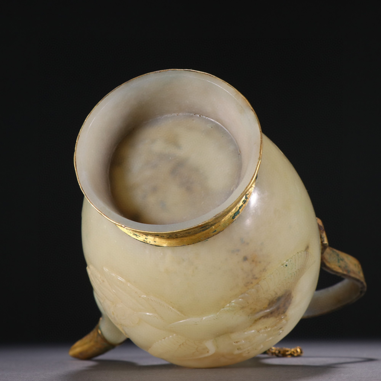 辽金 和田玉包金凤纹酒壶. 规格:高22.5㎝宽15㎝重422g