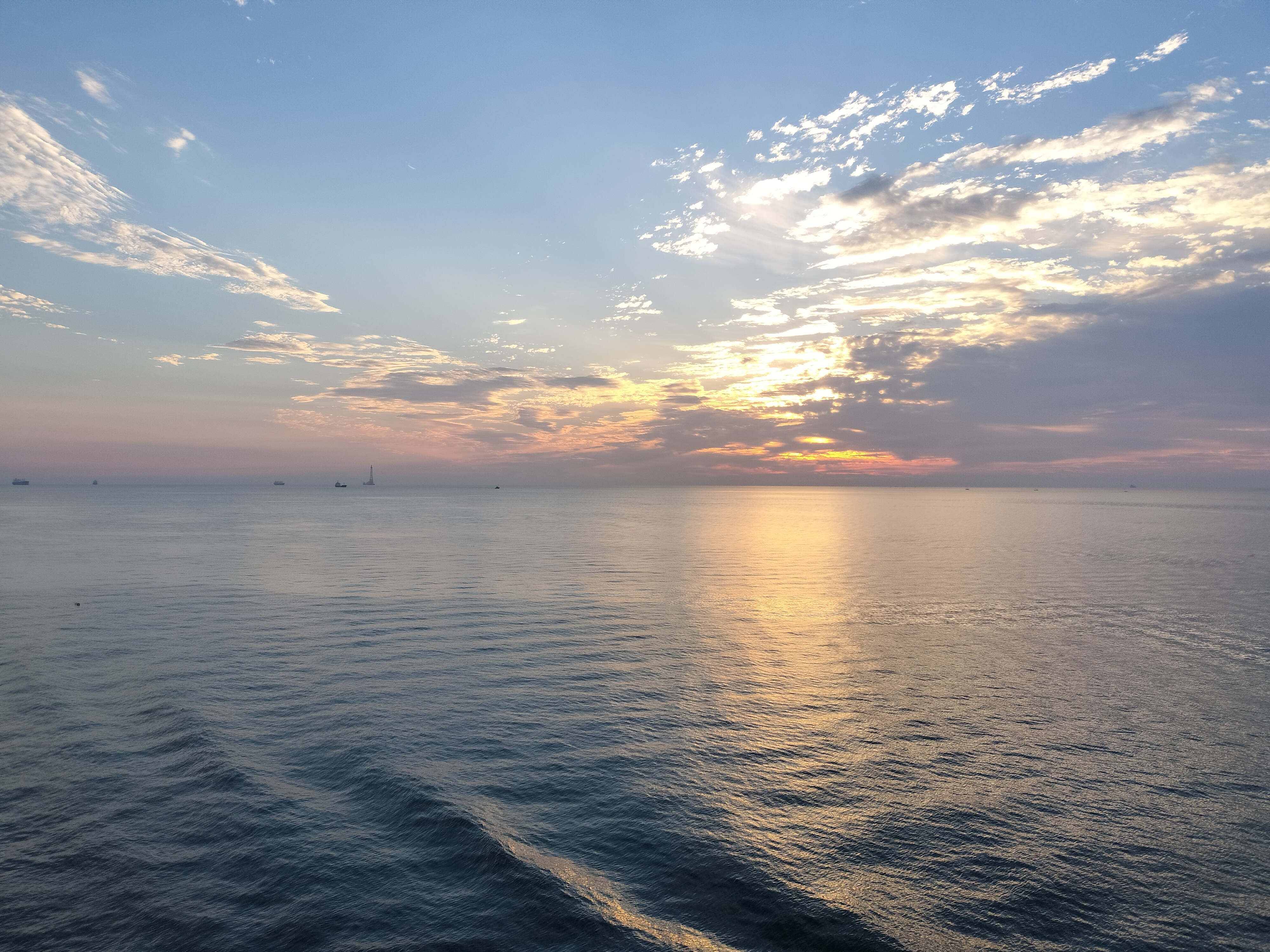 海天相接,有容乃大