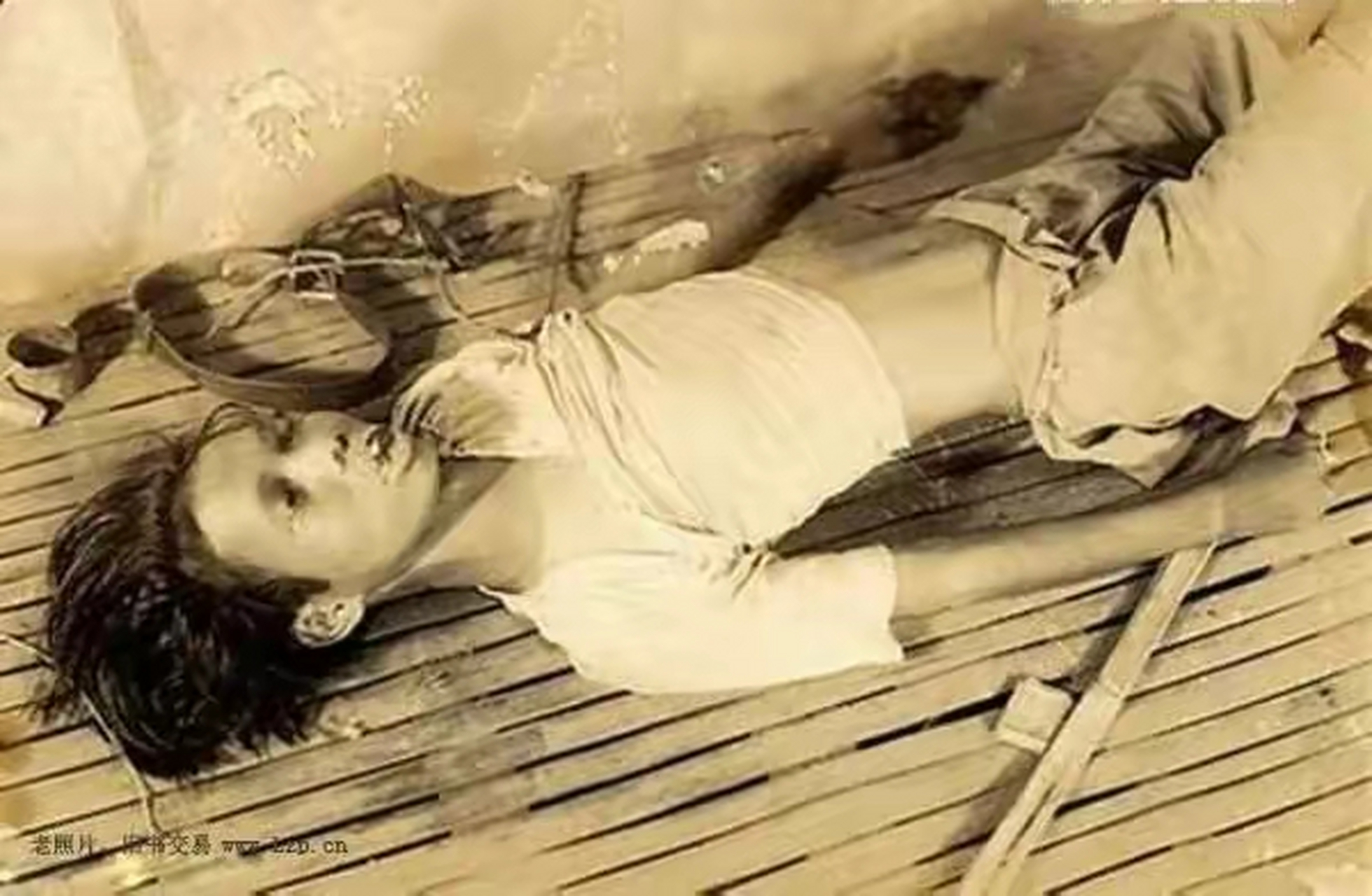 这是1936年,中国东北地区,日本七三一部队残忍的活人实验现场,镜头中