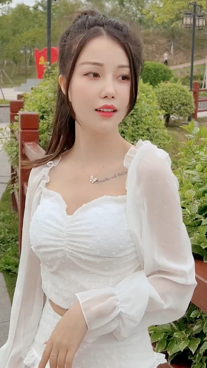 完美身材 女人味十足 身材很哇塞