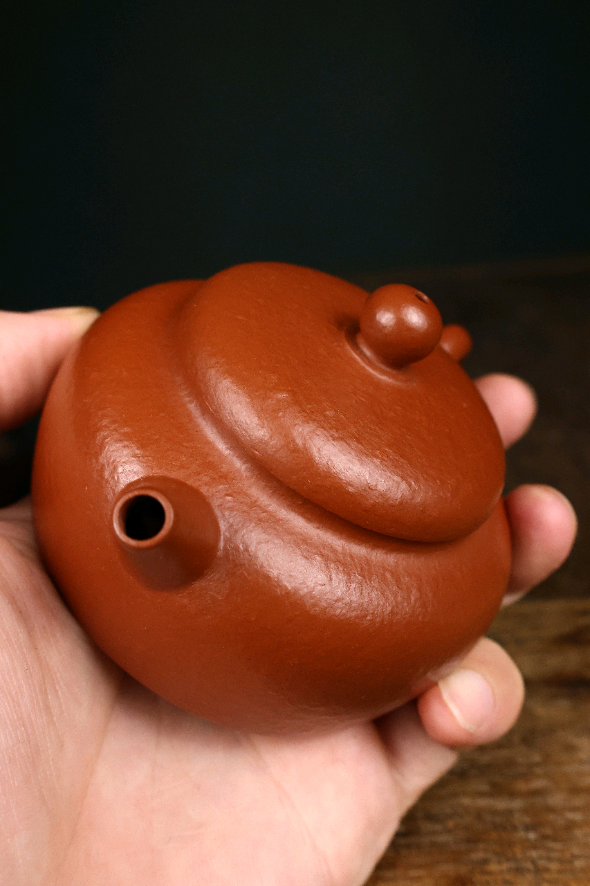 制壶名家惠孟臣,惠逸公,张君德,陆思亭,被茶客们称为"朱泥四大高手"