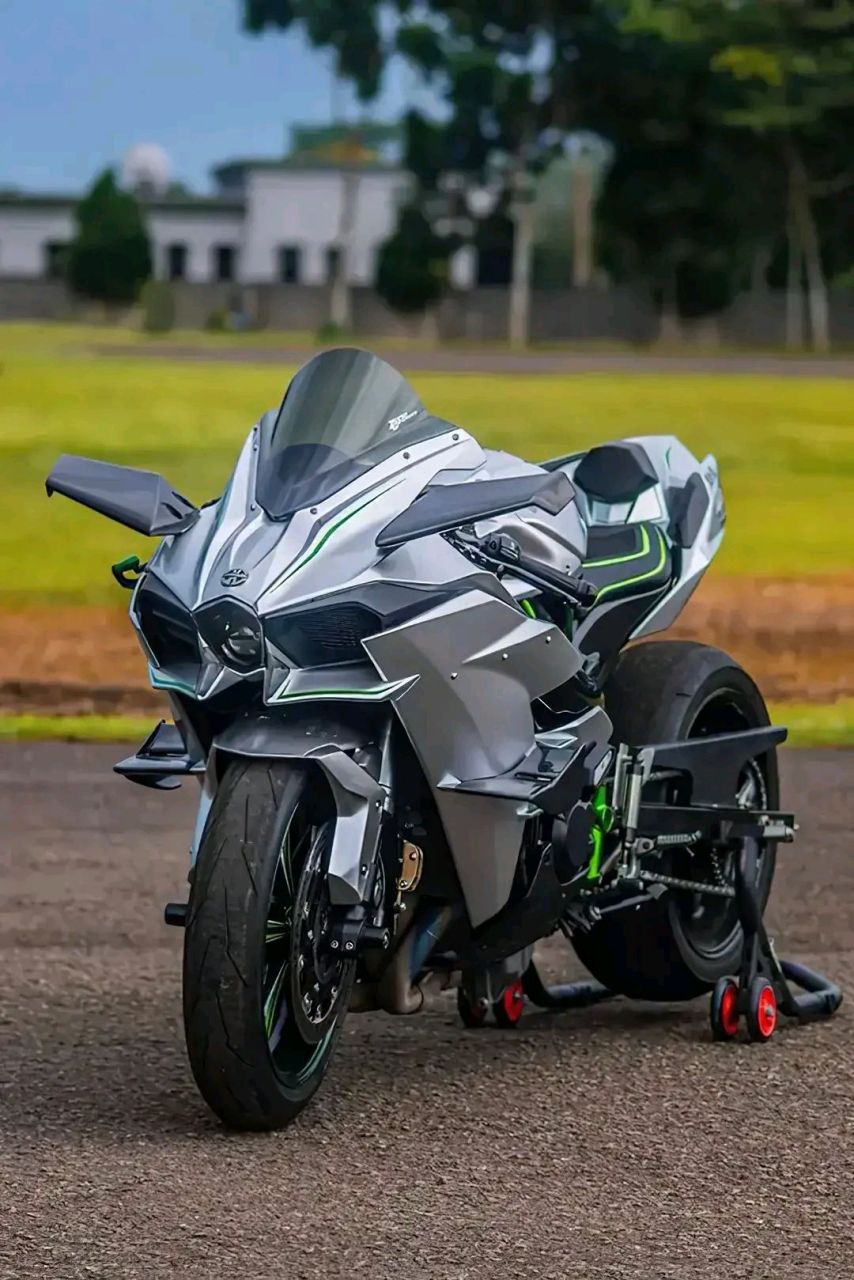 世界上速度最快的十辆摩托车 第一名:川崎 h2r,最快时速400公里,百