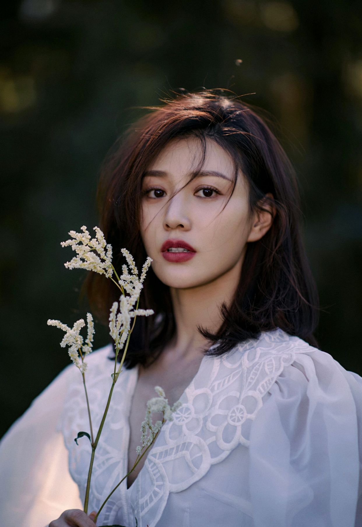 侯梦瑶:美丽大方,明艳动人