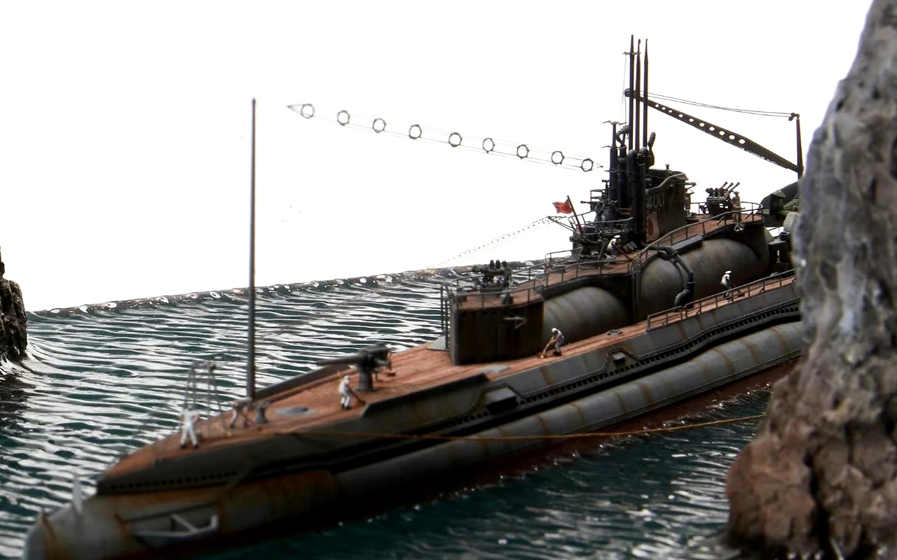 军模欣赏:隐蔽中的伊-400型潜艇