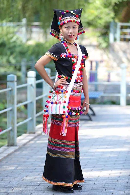 五十六个民族~德昂族