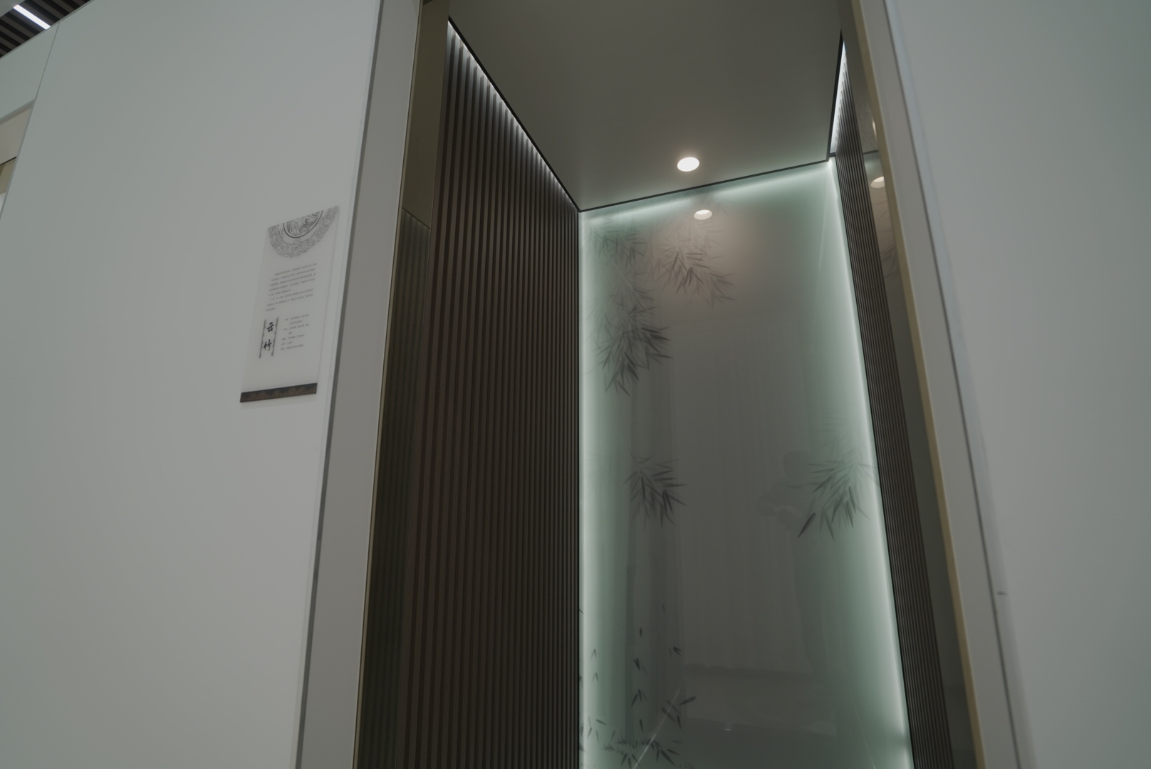 家用电梯开门方式有哪些（家用电梯开门方式）