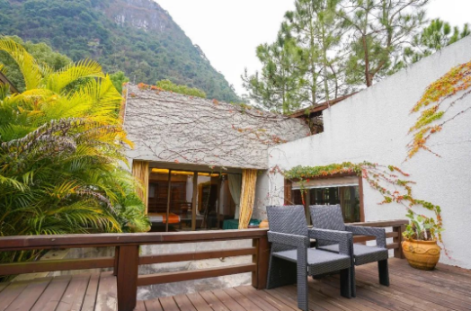 集齐民国风,镭温泉,茶园,英德一处私人会所改成民宿即爆火