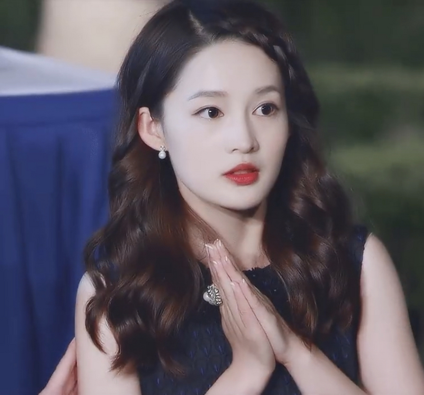 李沁徐璐阚清子以前在荣幸达,但只捧李沁原因找到了,回头看李沁年轻的