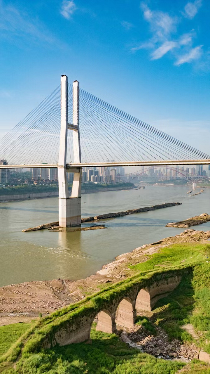 穿行7座,跨越一座大桥96感谢限号,让我每周一次可以领略重庆桥都的