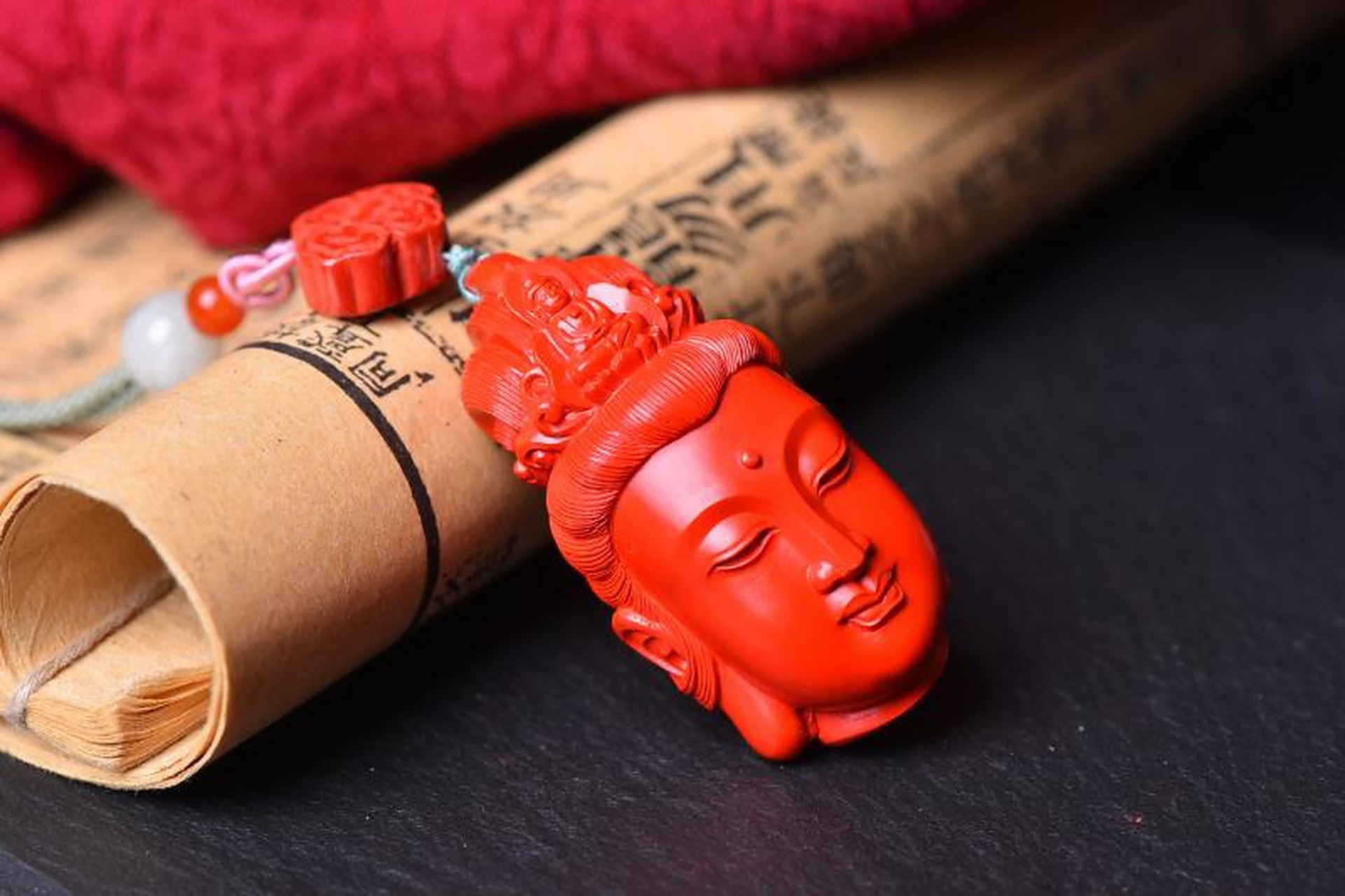 天然朱砂红砂高含量观音吊坠 采用原矿朱砂矿砂压磨而成,长期佩戴朱砂