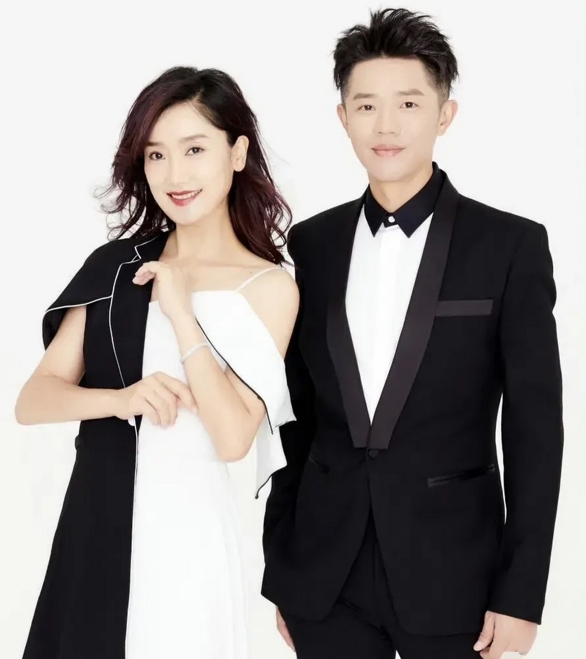 7月8日,歌手曾毅登上热搜,不是因为和玲花五五分帐,也不是因为被称