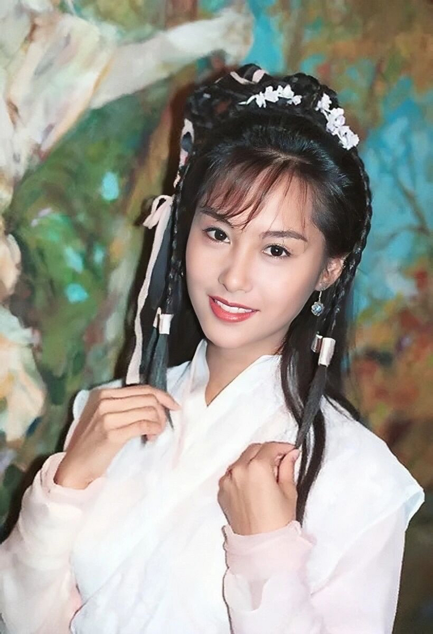 朱茵版黄蓉,很奇怪,大部分金庸武侠穿越小说女主都有她,而且还是朱茵