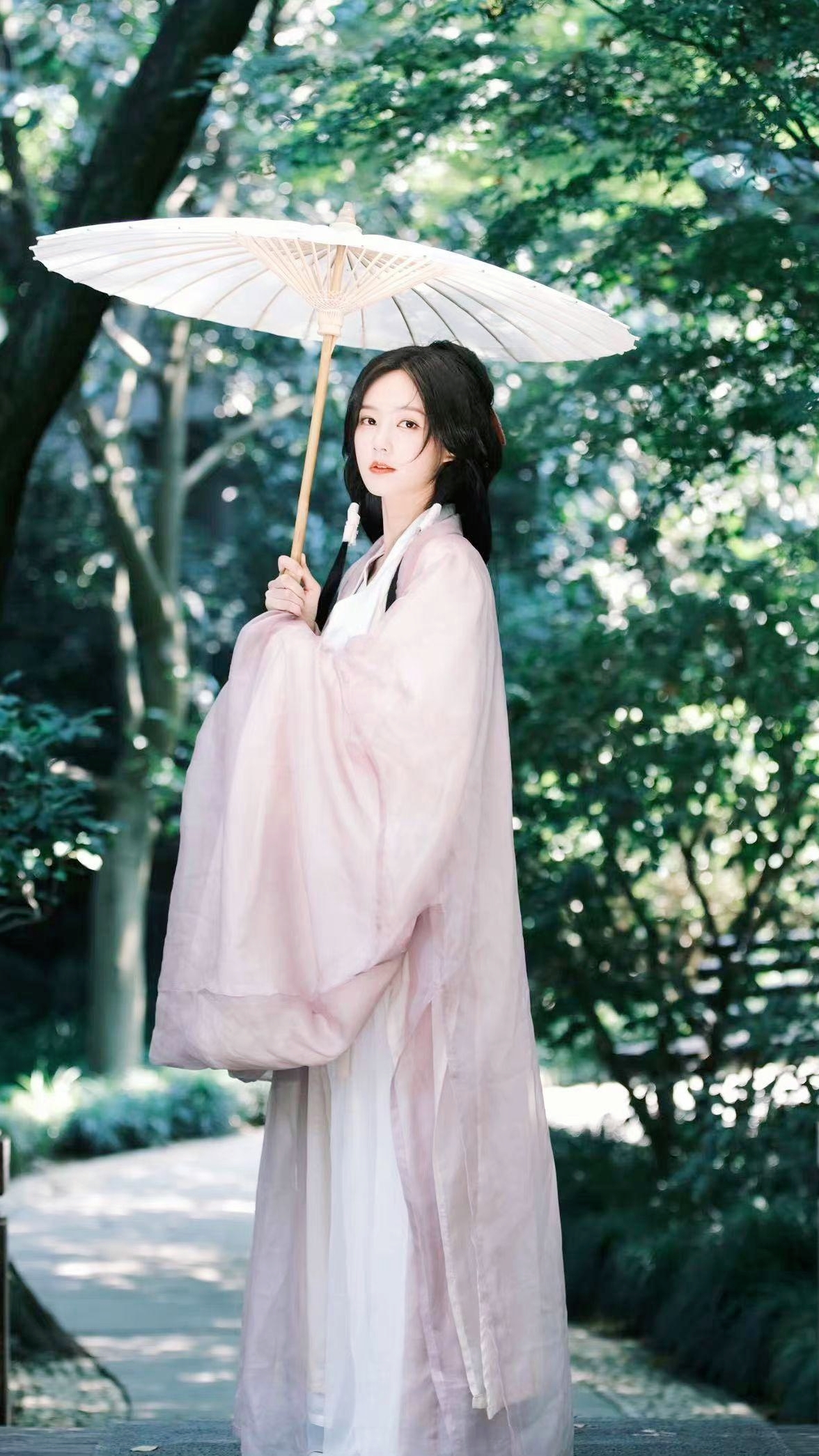 古风撑伞女子谁是你的最爱!
