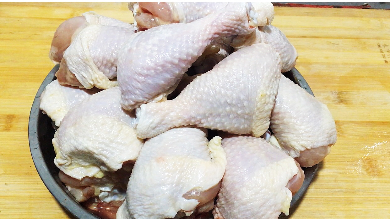 炖鸡腿家常做法,软嫩多汁,多吃两碗米饭,做法超简单,一看就会