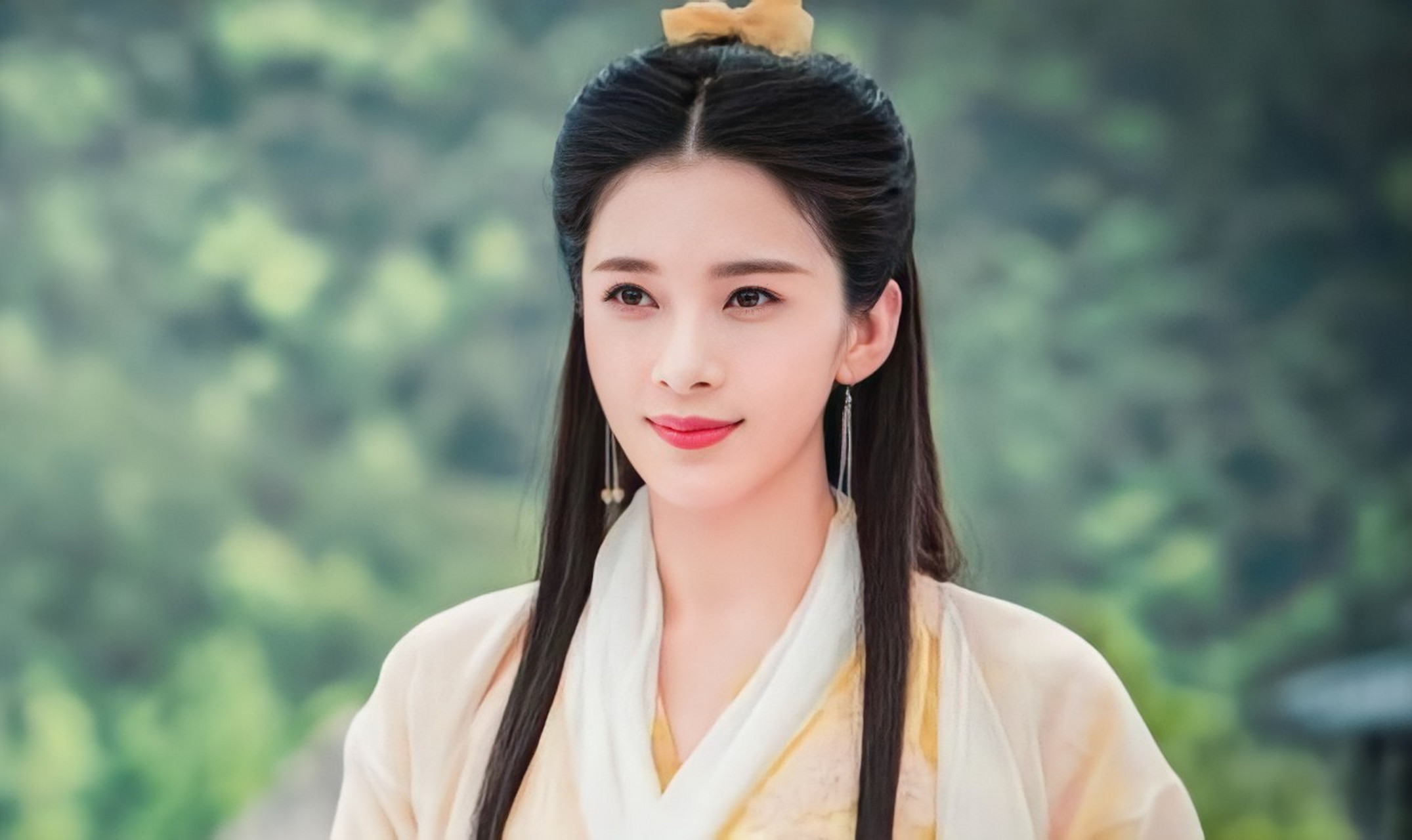 不懂就问,大家觉得倚天中,黄衫女实力是什么水平呢?