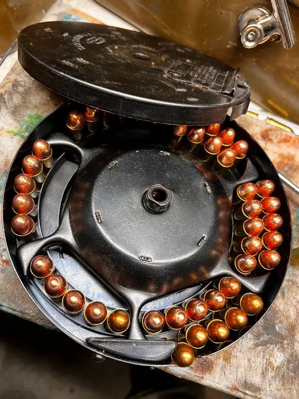 这是西装暴徒最爱芝加哥打字机的弹鼓……路见不平哒哒哒!