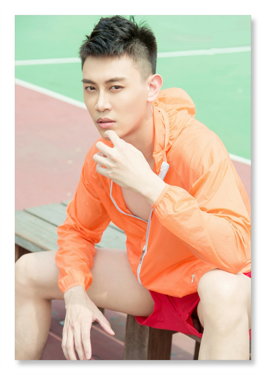 都说玩足球的帅,玩篮球的帅,要我说只要长得帅,无论玩什么球都帅.