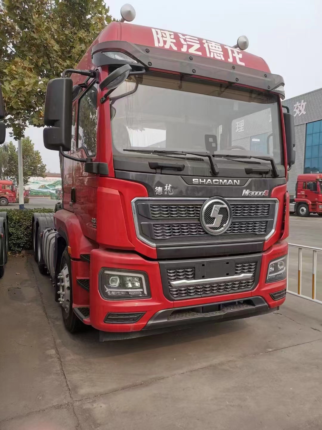 国五预挂牌牵引车德龙新m3000s报价