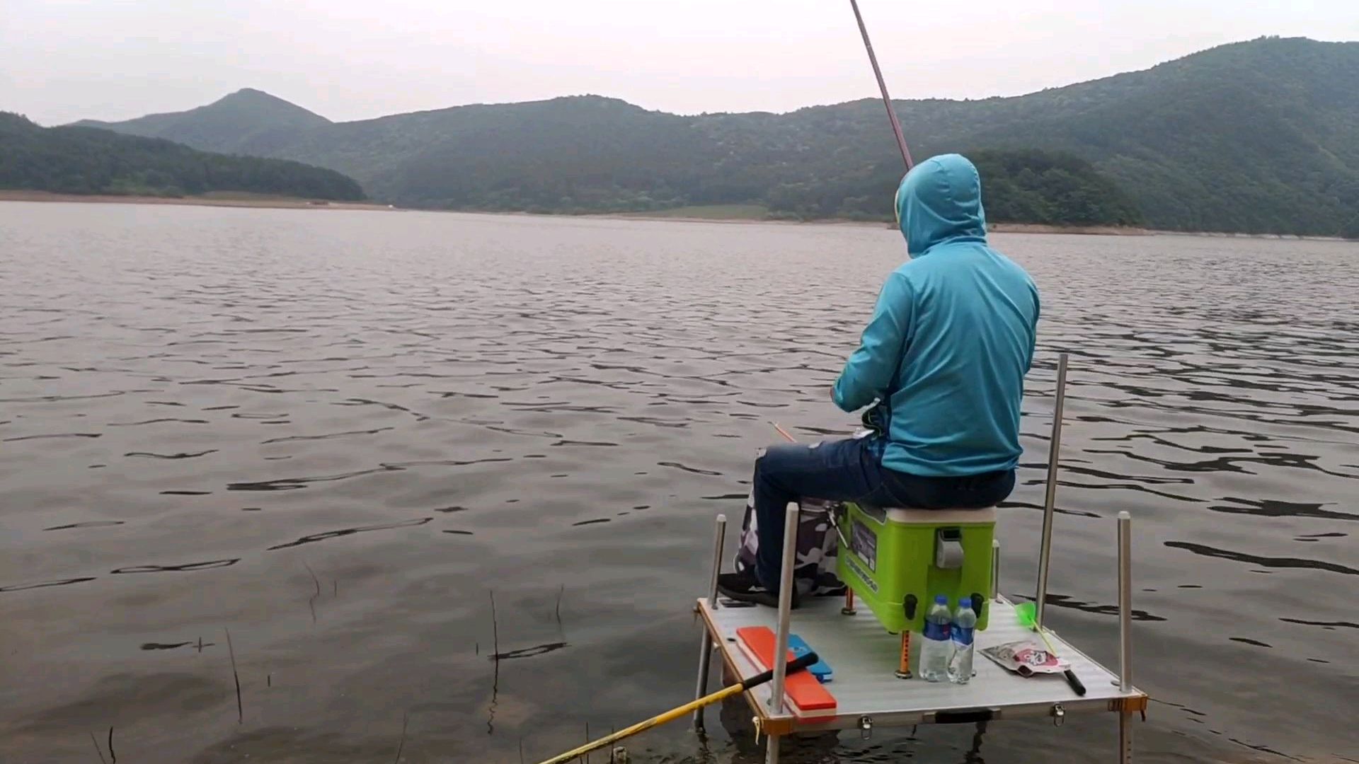 东北小伙深山水库钓鱼第五天