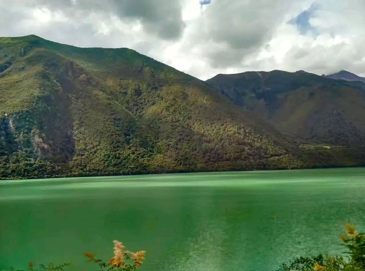 神奇的措木及日湖