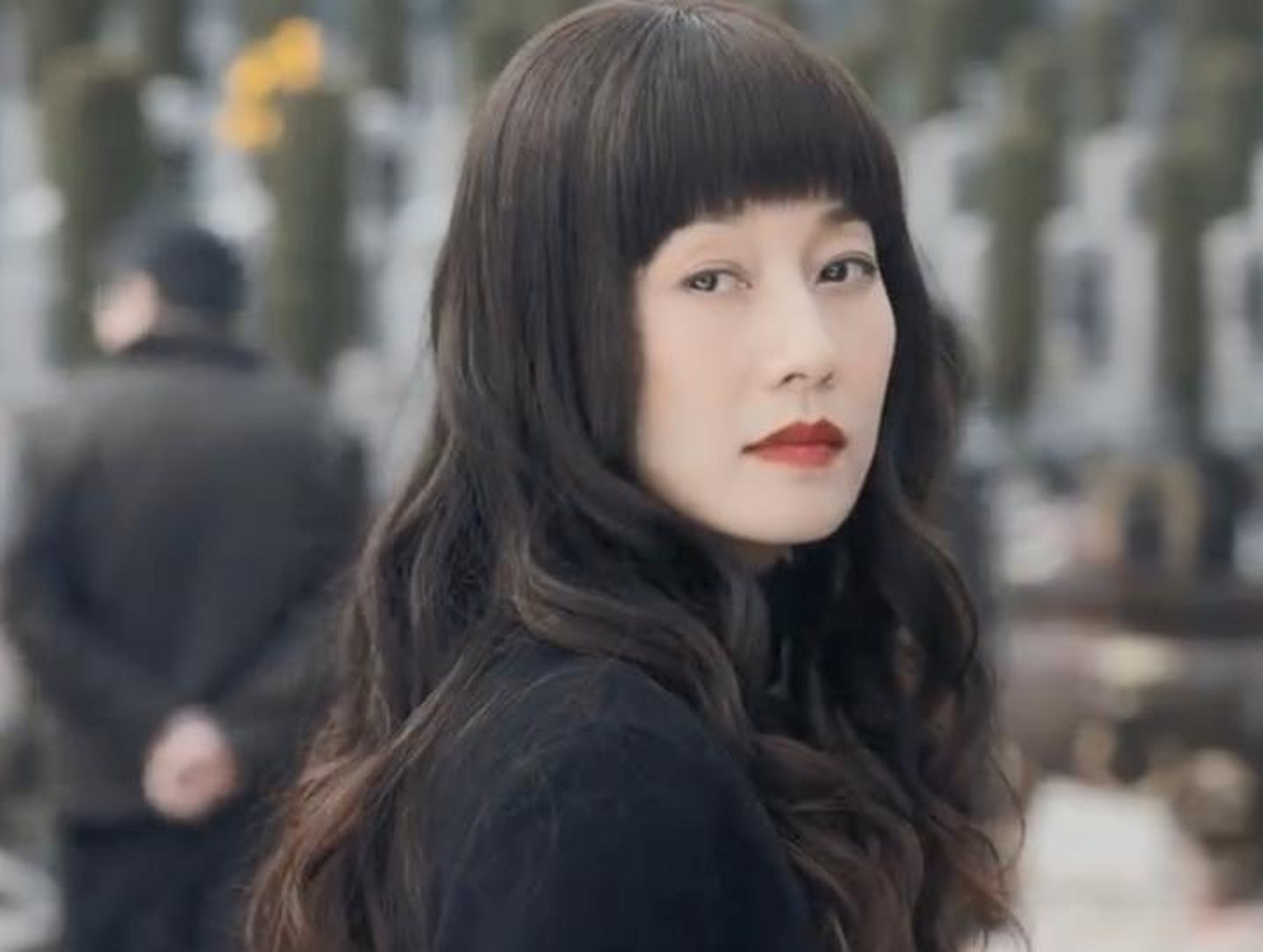 46岁马伊琍出演26岁美艳女  《龙城》发布定档预告,剧中又美丽又艳丽