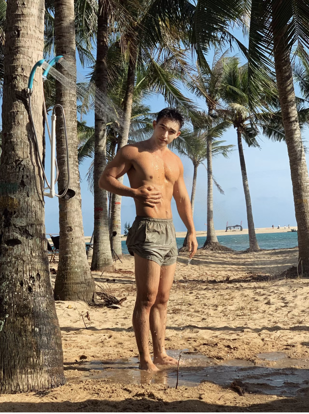 顶级天菜!肌肉男神毛若懿私照太欲了