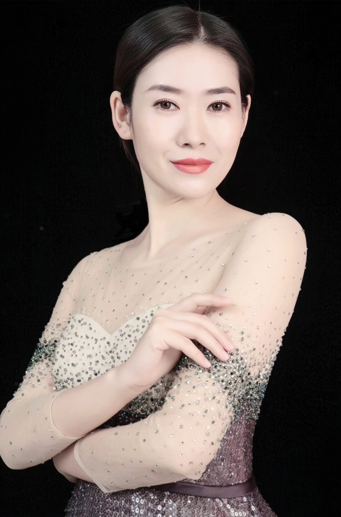 "卫国戍边英雄"陈红军的妻子肖嵌文,有了社会职务,渐入佳境