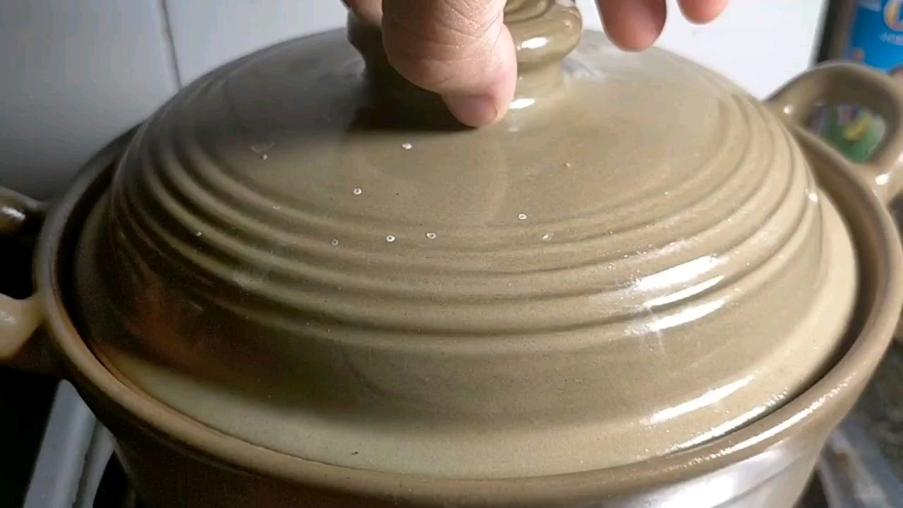 广东经典美食虾米粉丝煲,这种做法,有荤有素,一开盖,太惊喜了