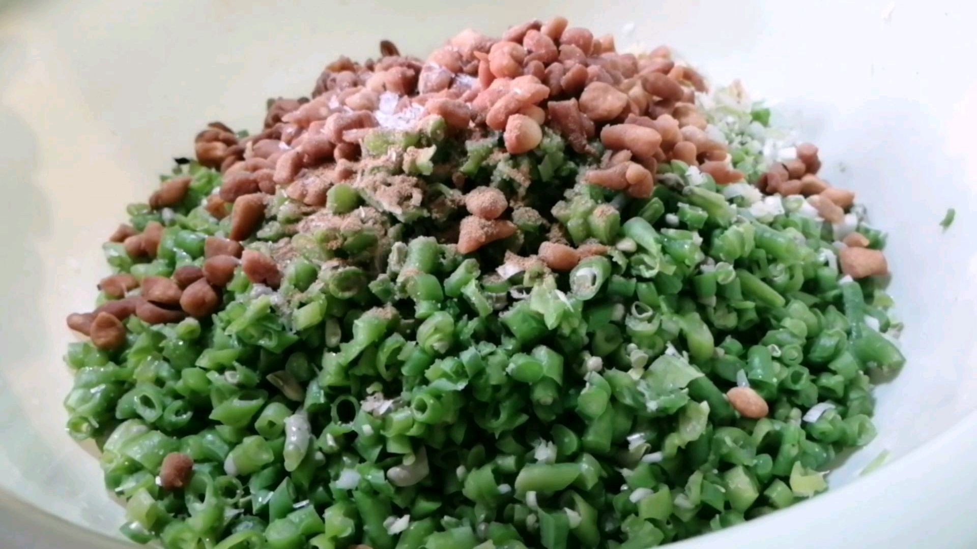 农家素包子,豆角加油炸疙瘩!