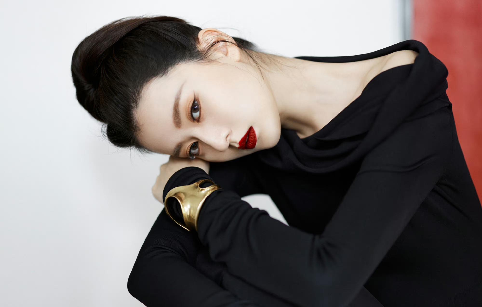 乔欣黑色长裙造型