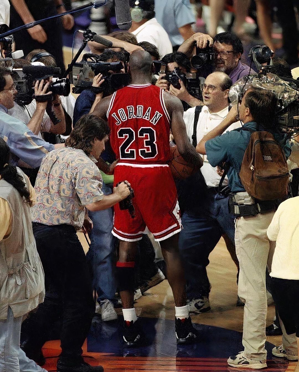 迈克尔乔丹1993年nba总决赛第六场,一九九三年六月二十日,你有多少