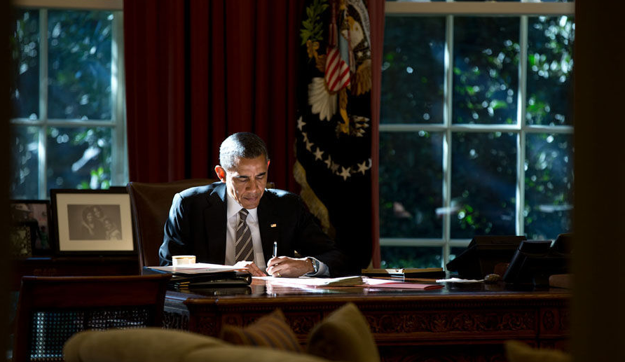 恐怖档案:「白宫」闹鬼事件,壁炉半夜传出毛骨悚然怪声?