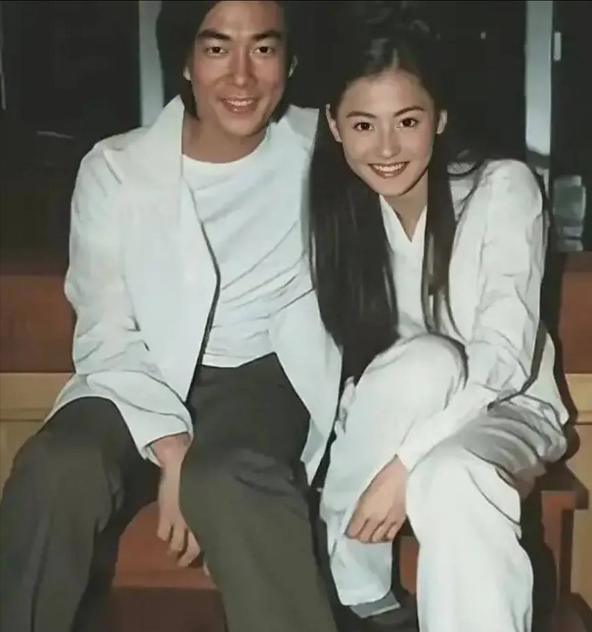 照样对张柏芝心动不已  当年张柏芝和任贤齐一起拍电视剧,在拍摄结束