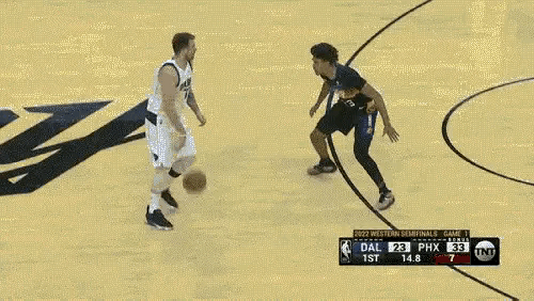 为什么总感觉东契奇运球翻腕呢?