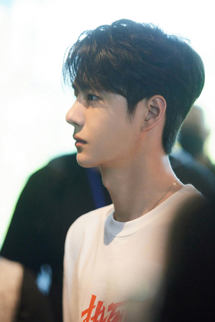 王一博真的绝了!快来存图 #王一博神图安利# #王一博