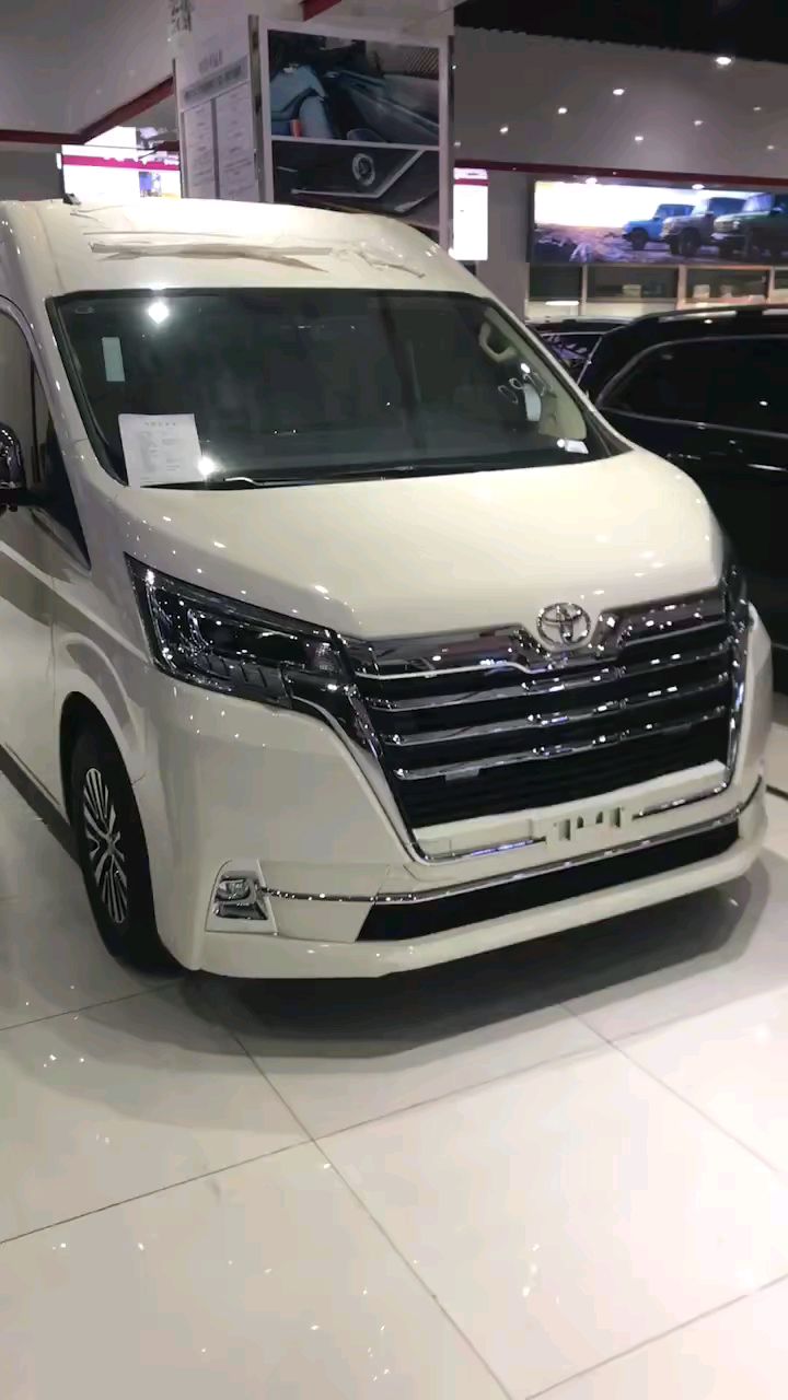 21款丰田海狮9座世纪版改装效果