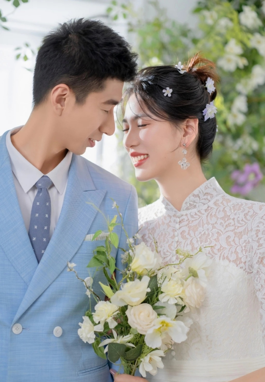 6月17日中国跆拳道运动员郑姝音在社交媒体晒出结婚证照片并写道"我