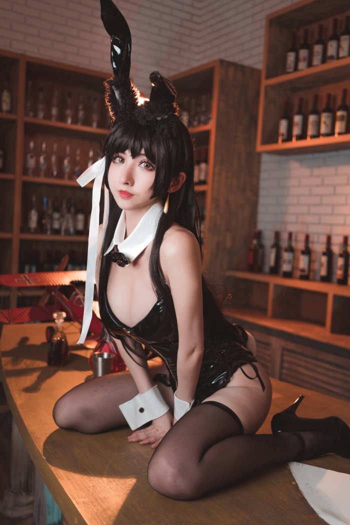知名动漫Coser@rioko凉凉子 爱宕兔女郎 [33P/458MB]
