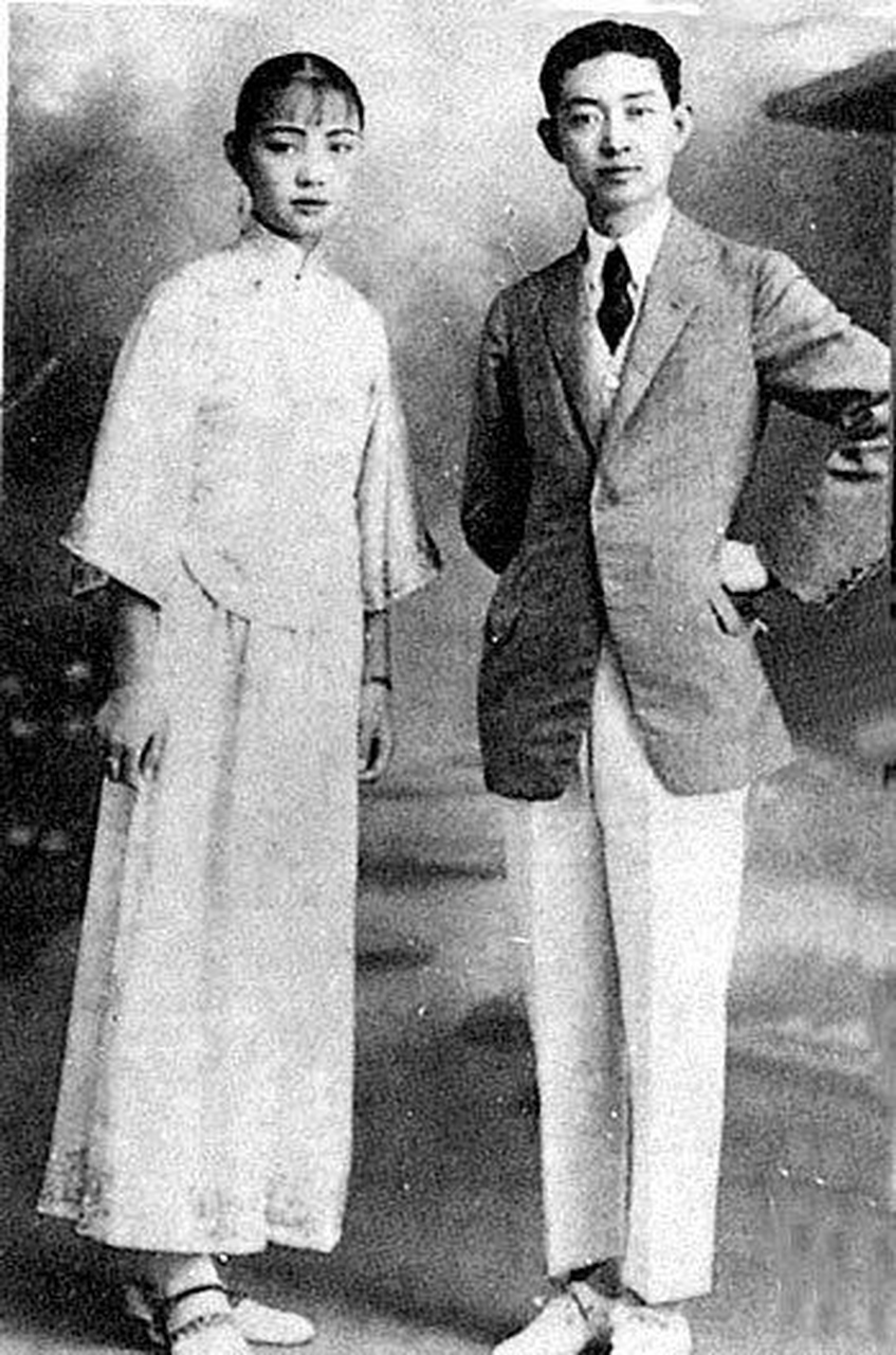 民国第一美女孟小冬与梅兰芳合影.